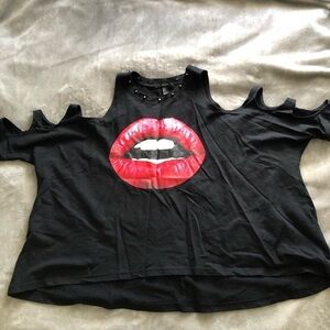 Forever 21 Black Red Lips Stud Cold Shoulder Top Rocker Concert Festival